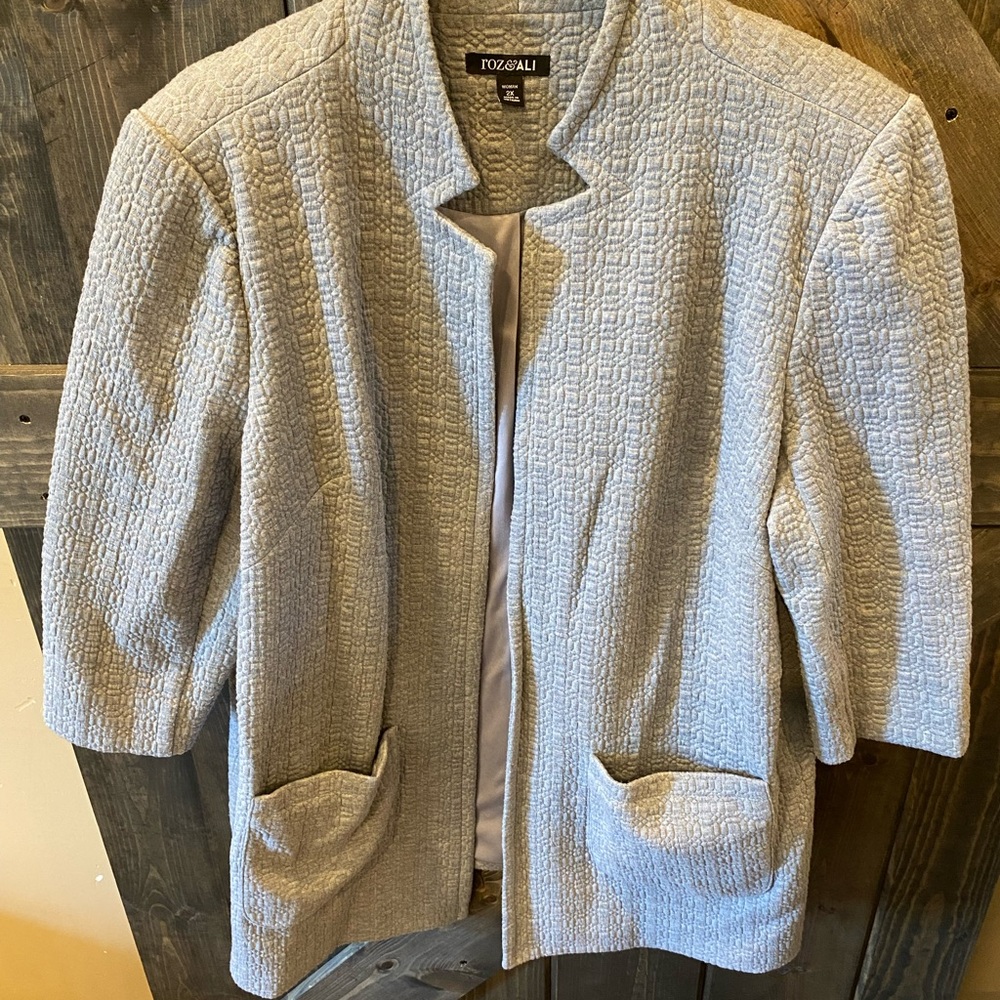 Roz & Ali Light Gray Textured Blazer